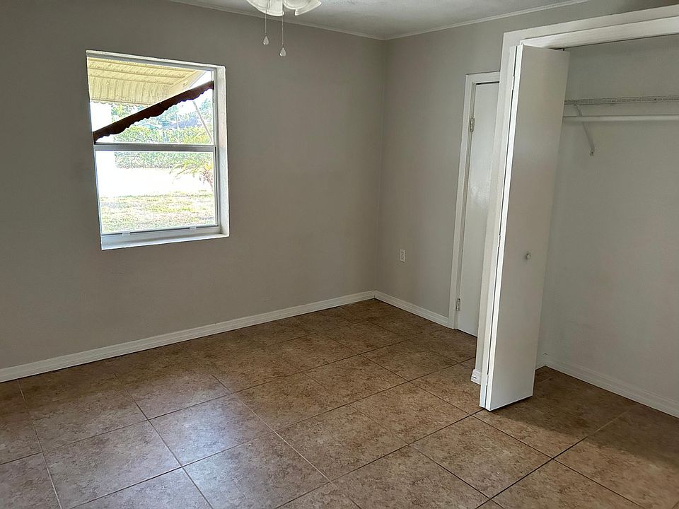 1st image of 702 105th Ave N #1
