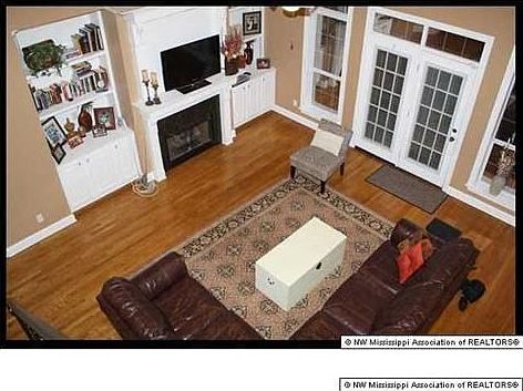 4th image of 3441 Woodland Trce N