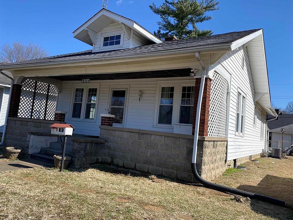 1st image of 1221 Walnut St