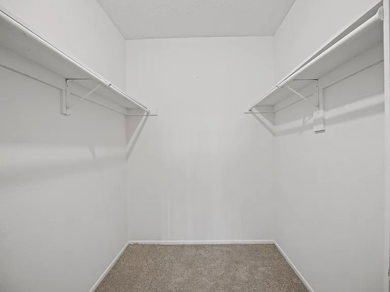 Oak City Apartments — Photo 28