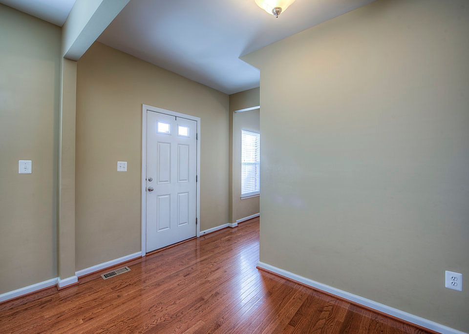 1st image of 9533 Evergreen Cir