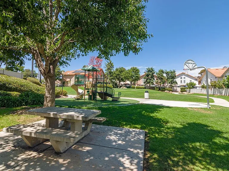 1768 Promenade Cir — Photo 4