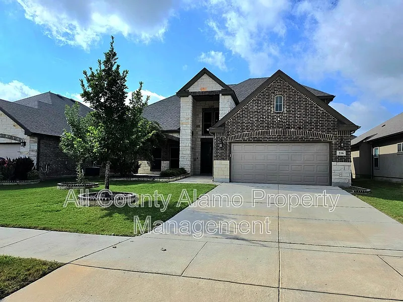 4 bed, 3.5 bath, 2800 sqft, $2,500 — Photo 3