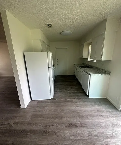 306 Bramble Dr — Photo 6