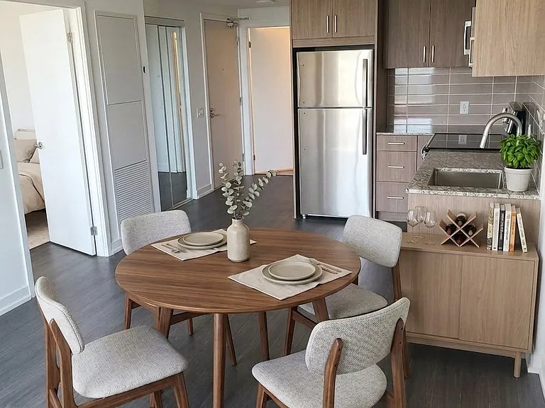 4010 Eglinton Ave W #909 — Photo 1