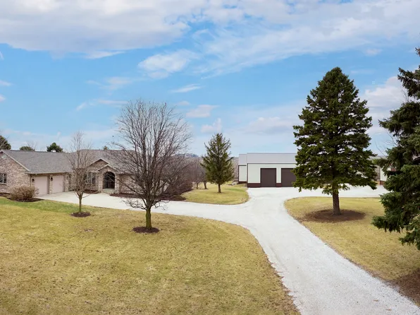 10791 E 2100 North Rd, Carlock, IL 61725