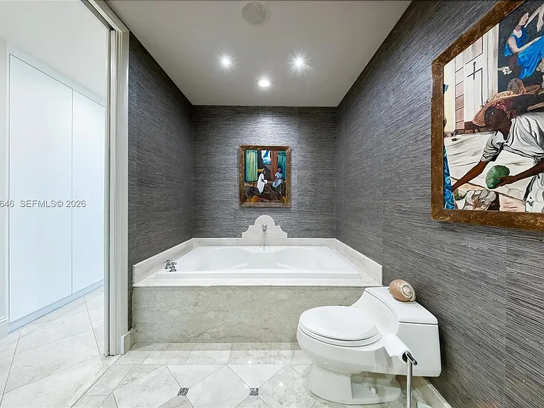100 S Pointe Dr #702 — Photo 26