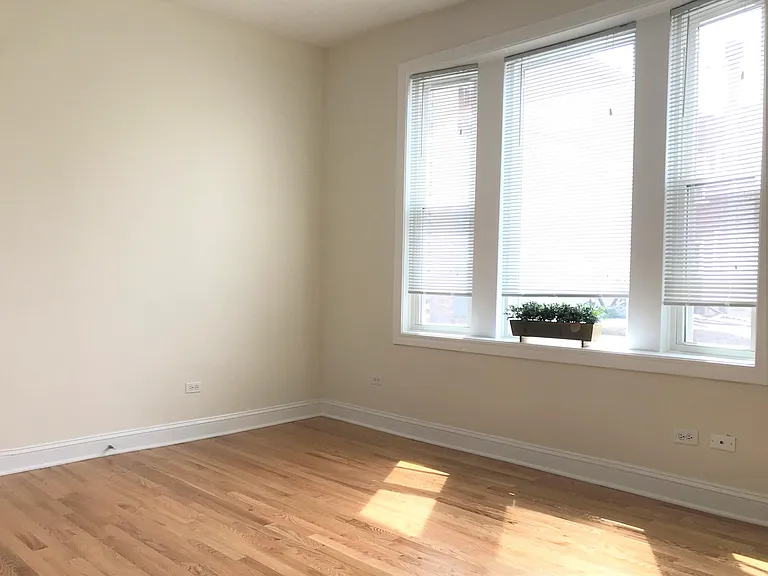 2724 W Division St #2R — Photo 3