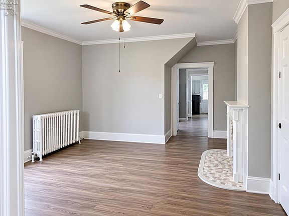 4th image of 831 Decatur St