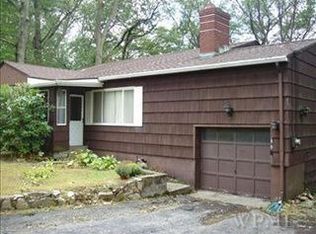 805 Terrace Pl, Cortlandt Manor, NY 10567