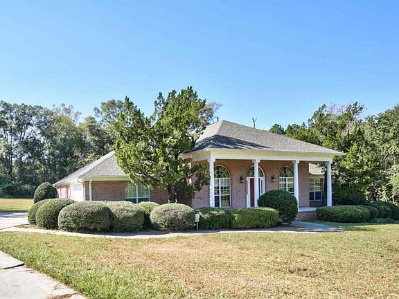 3rd image of 1912 Vineyard Way