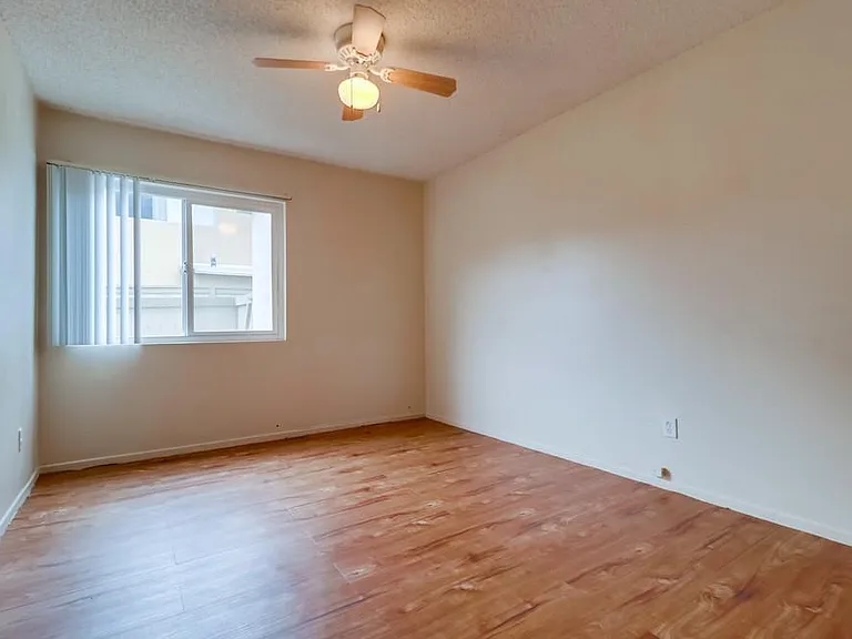 8568 Hurlbut St — Photo 16