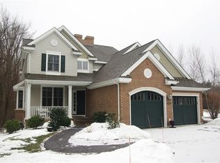 101 Hayfield Ln, Wayland, MA 01778