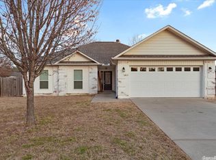 301 Queen Elizabeth Dr, Haskell, AR 72015