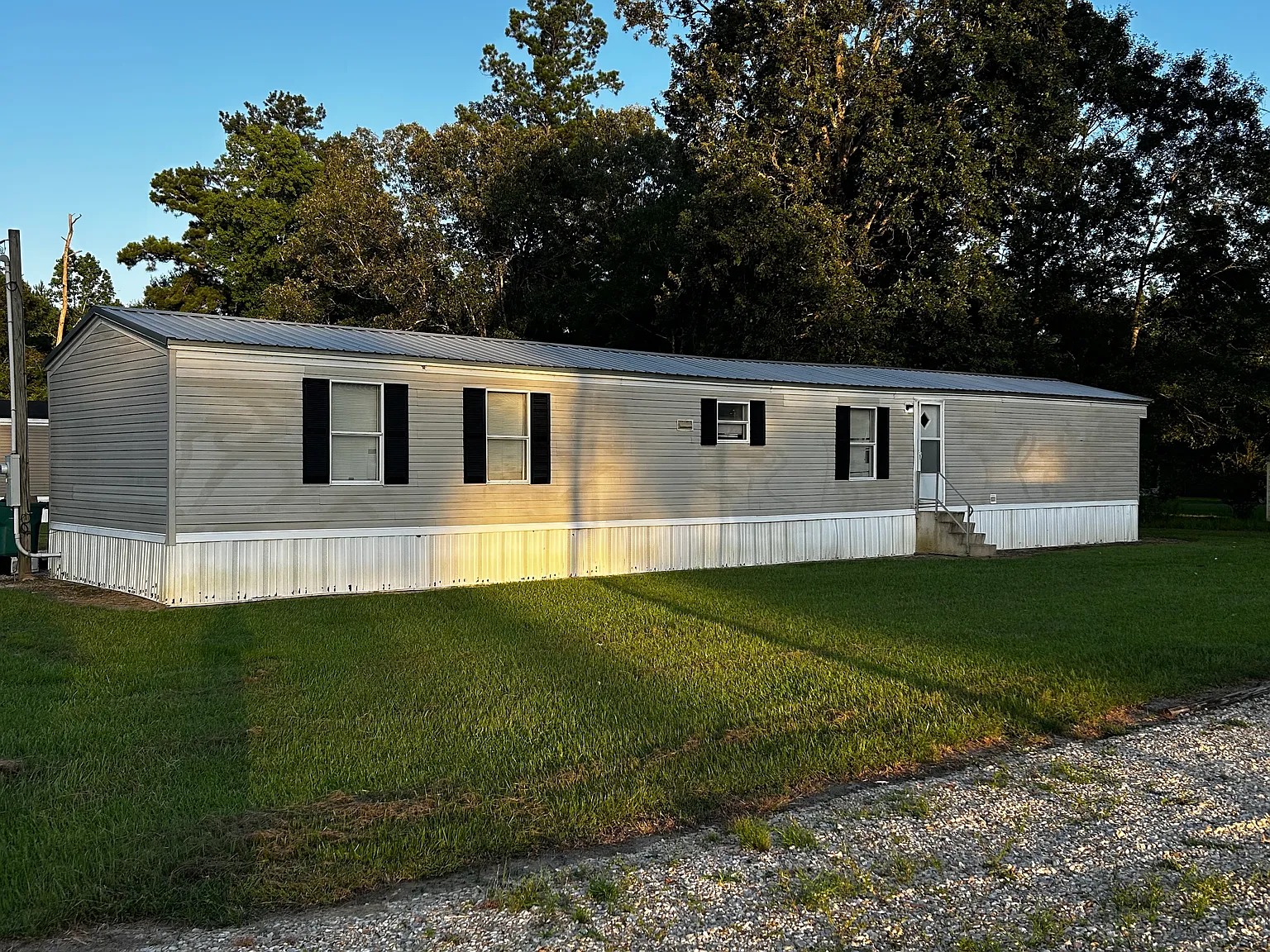 3 bed, 1280 sqft, $1,300 — Photo 1