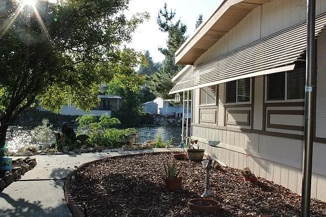 1870 Sunset Dr photo 1