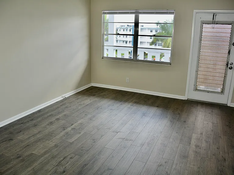 4070 Exeter Dr #D — Photo 23