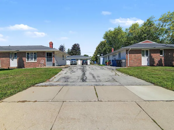 121 W Glenbrook Dr, Pulaski, WI 54162