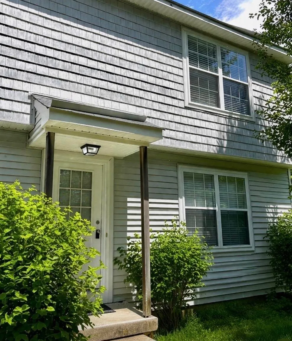 3 bed, 2.5 bath, $2,700 — Photo 1
