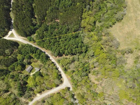 Fern Ln, Oxford, WI 53952