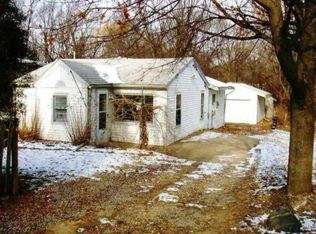 425 E Howe Ave, Lansing, MI 48906