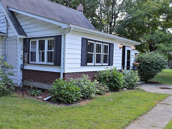 4th image of 18934 4th St