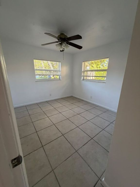 410 NE 12th Ave #A, photo 8
