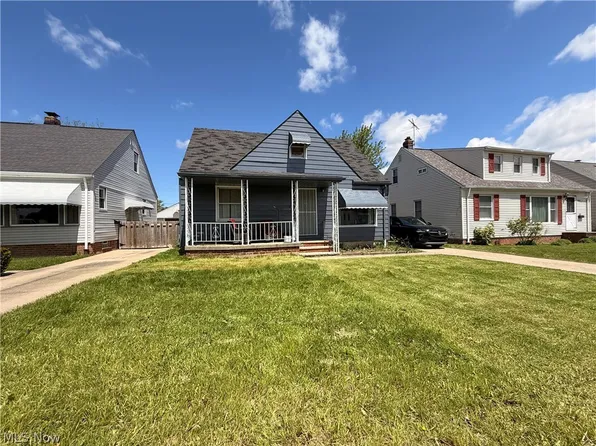 13701 Maple Leaf Dr, Garfield, OH 44125