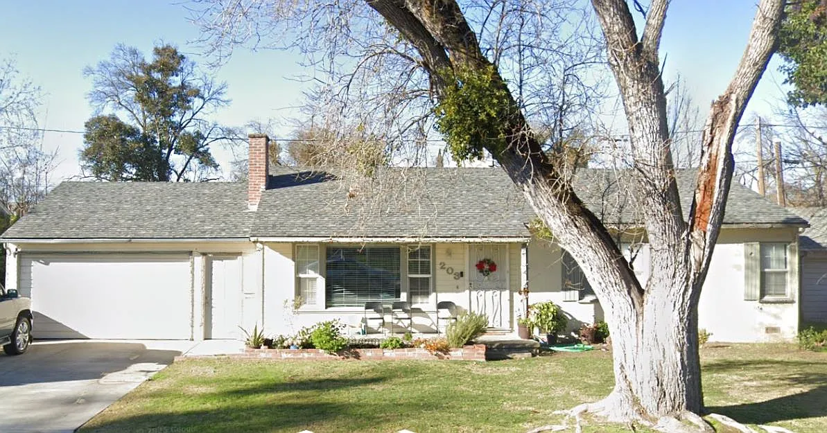 203 Las Palmas Ave photo 1