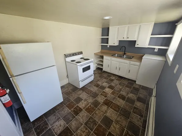 17 Bridge St #4, Pittsfield, NH 03263