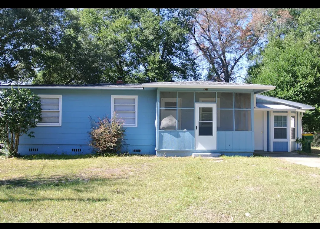 3 bed, 1150 sqft, $1,500 — Photo 1