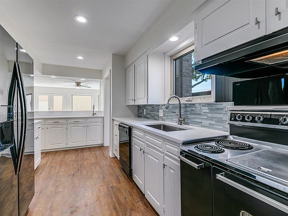 3rd image of 3657 McFarlin Blvd
