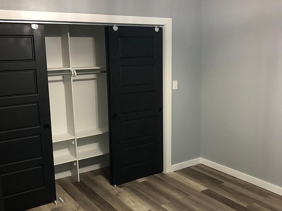 Spacious Main Bedroom reach-in closet!