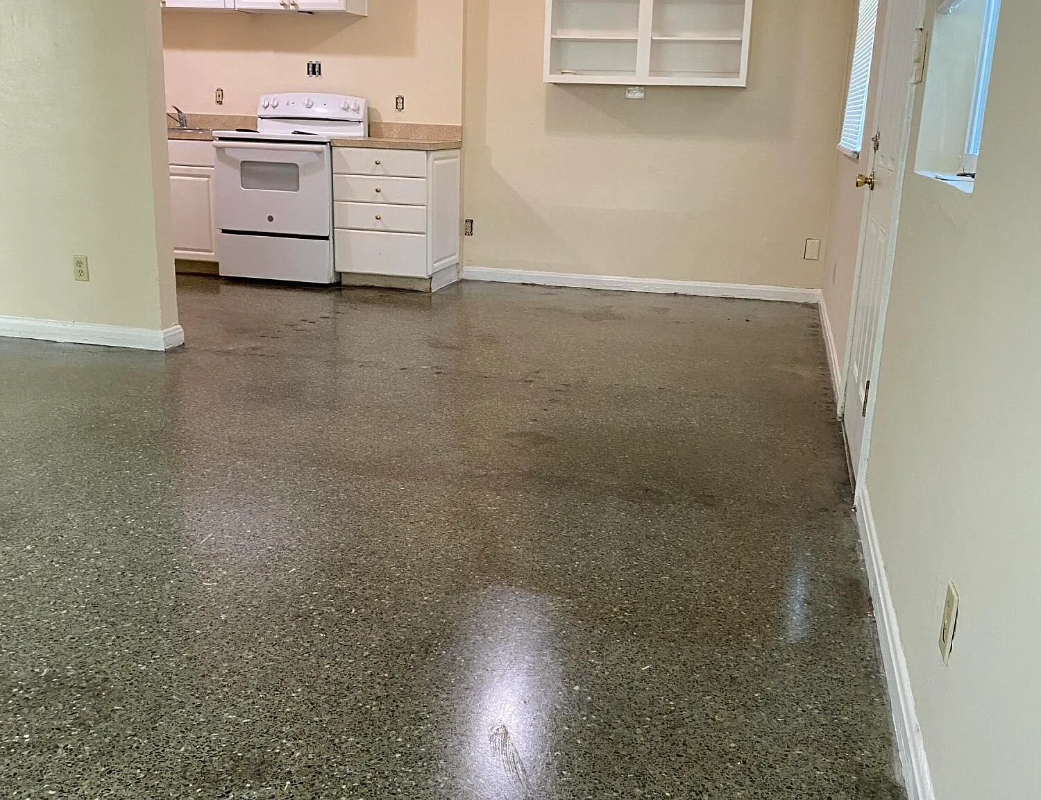 1 bed, 1.0 bath, 614 sqft, $900 — Photo 3