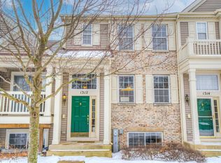 1312 Shamrock Ln #2, Hampshire, IL 60140