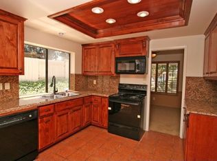 1082 Glen Arbor Dr, Encinitas, CA 92024