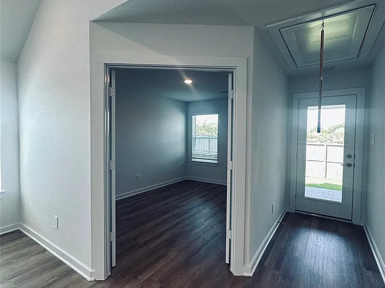 734 Falling Cave Dr — Photo 21