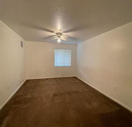 3rd image of 131 SW Palm Dr APT 202