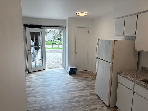 5th image of 460 Park Dr #4
