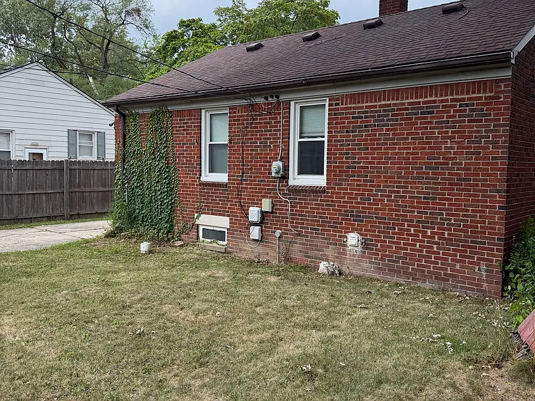19454 Washtenaw St — Photo 4