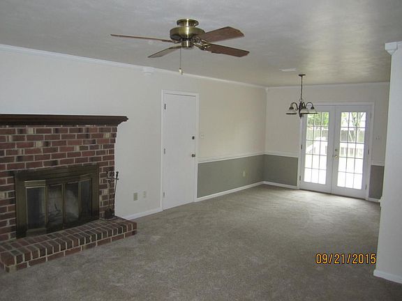DINING AREA & FRENCH DOORS