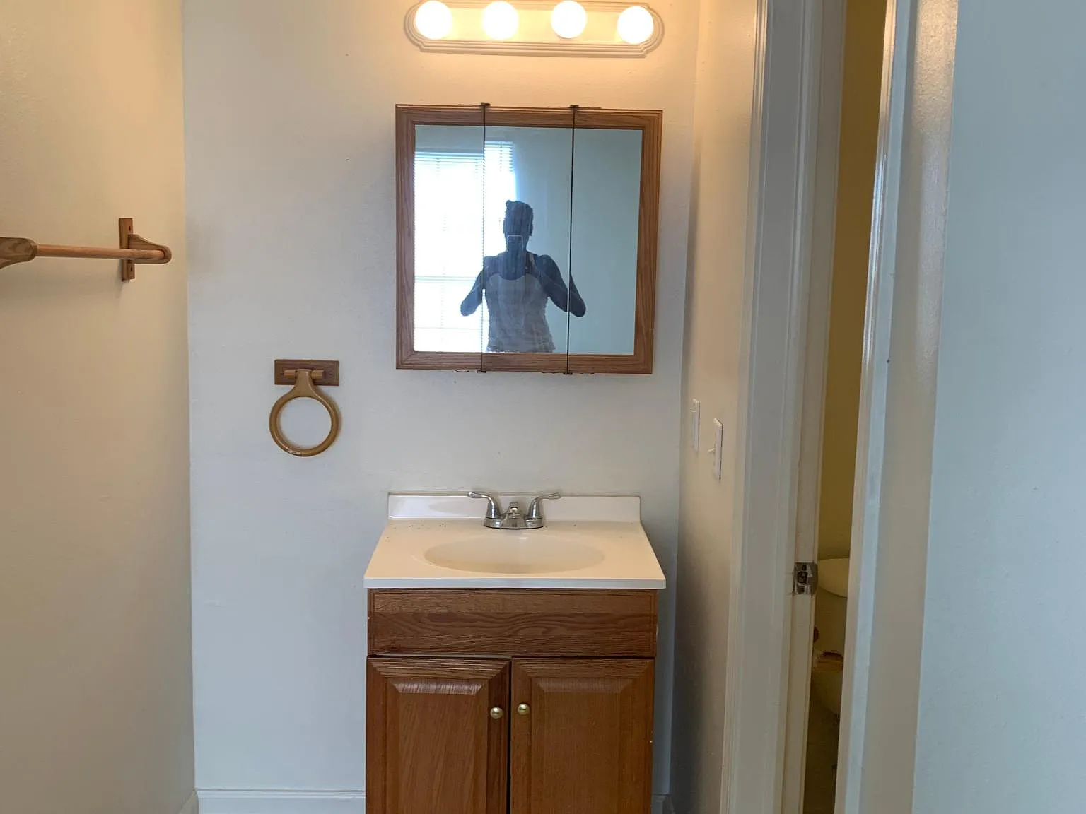 2 bed, 4830 sqft, $1,000 — Photo 2