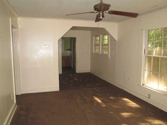 2nd image of 2906 W Lee St