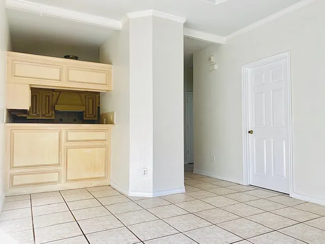 606 Buena Vista Drive - B — Photo 4