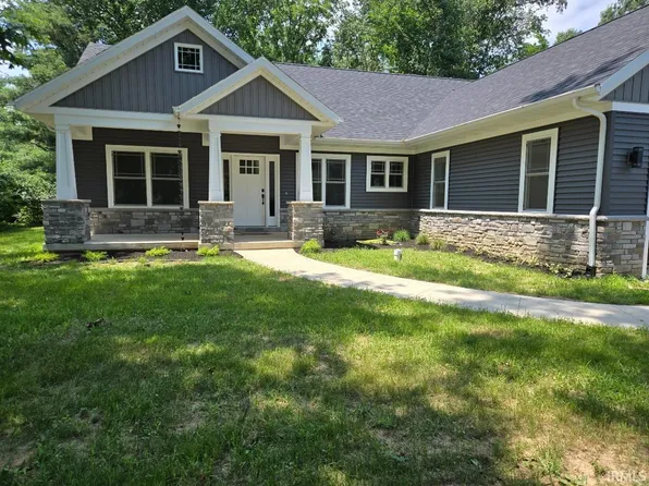 55521 Riverview Manor Dr, Elkhart, IN 46514