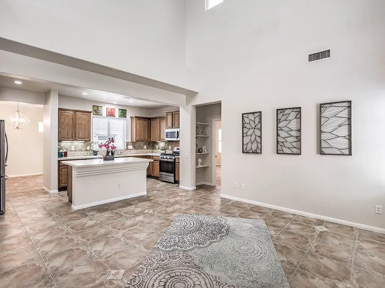 10517 Howling Coyote Ave — Photo 8