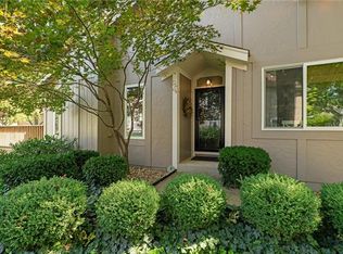 8328 W 121st St, Overland Park, KS 66213