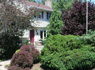 233 Germonds Rd, Bardonia, NY 10994