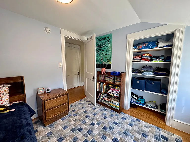 275 Middle Rd — Photo 18