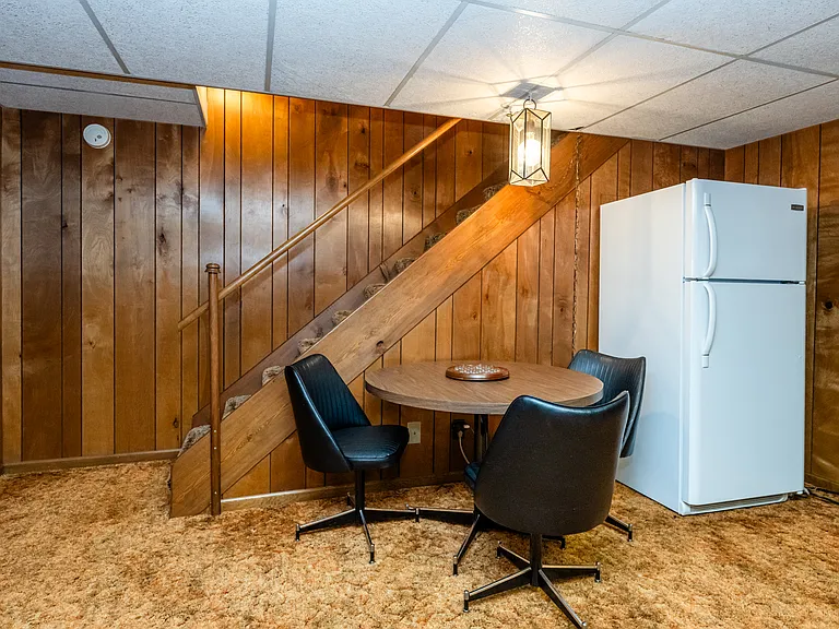 1319 Lewis Ave — Photo 32